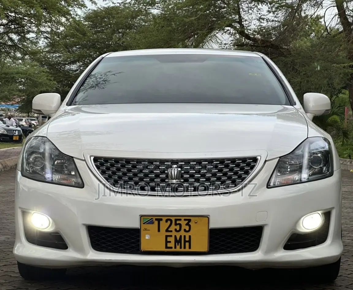 Toyota Crown 2009 White