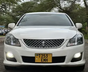 Toyota Crown 2009 White