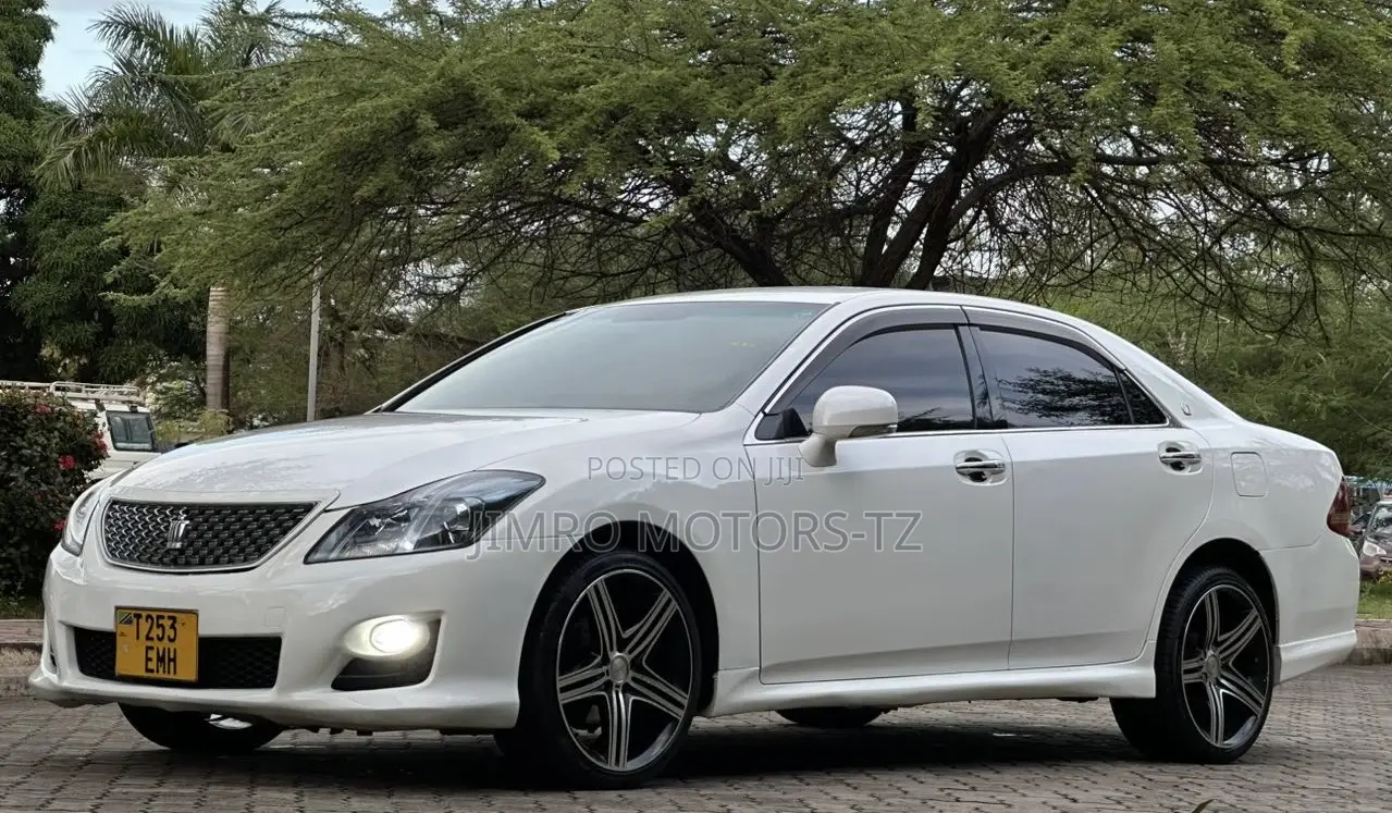 Toyota Crown 2009 White