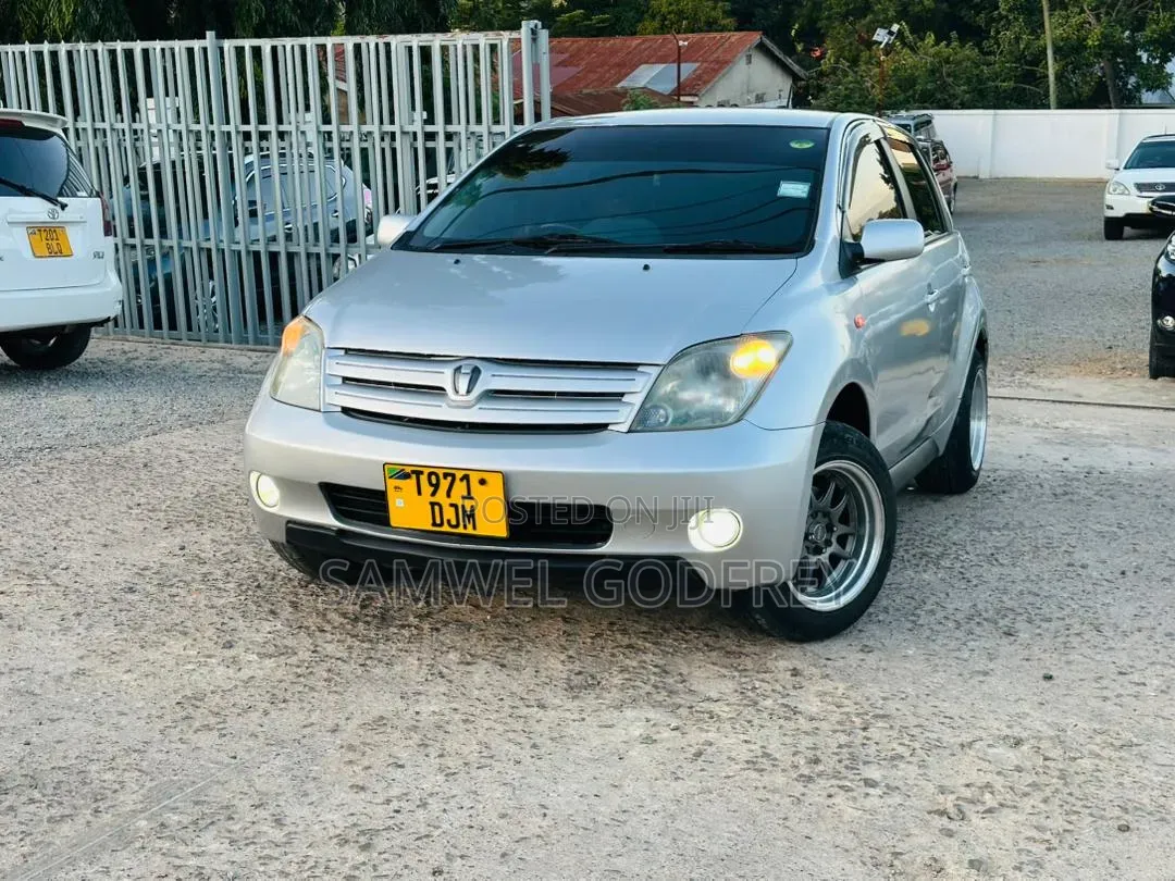 Toyota IST 2008 Silver