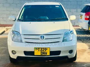 Toyota IST 2006 White