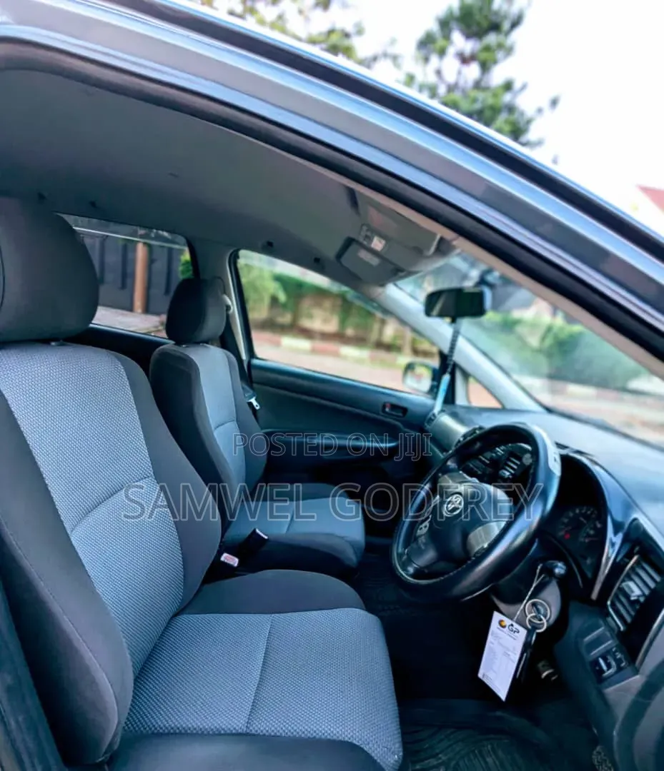 Toyota Wish 2006 Gray