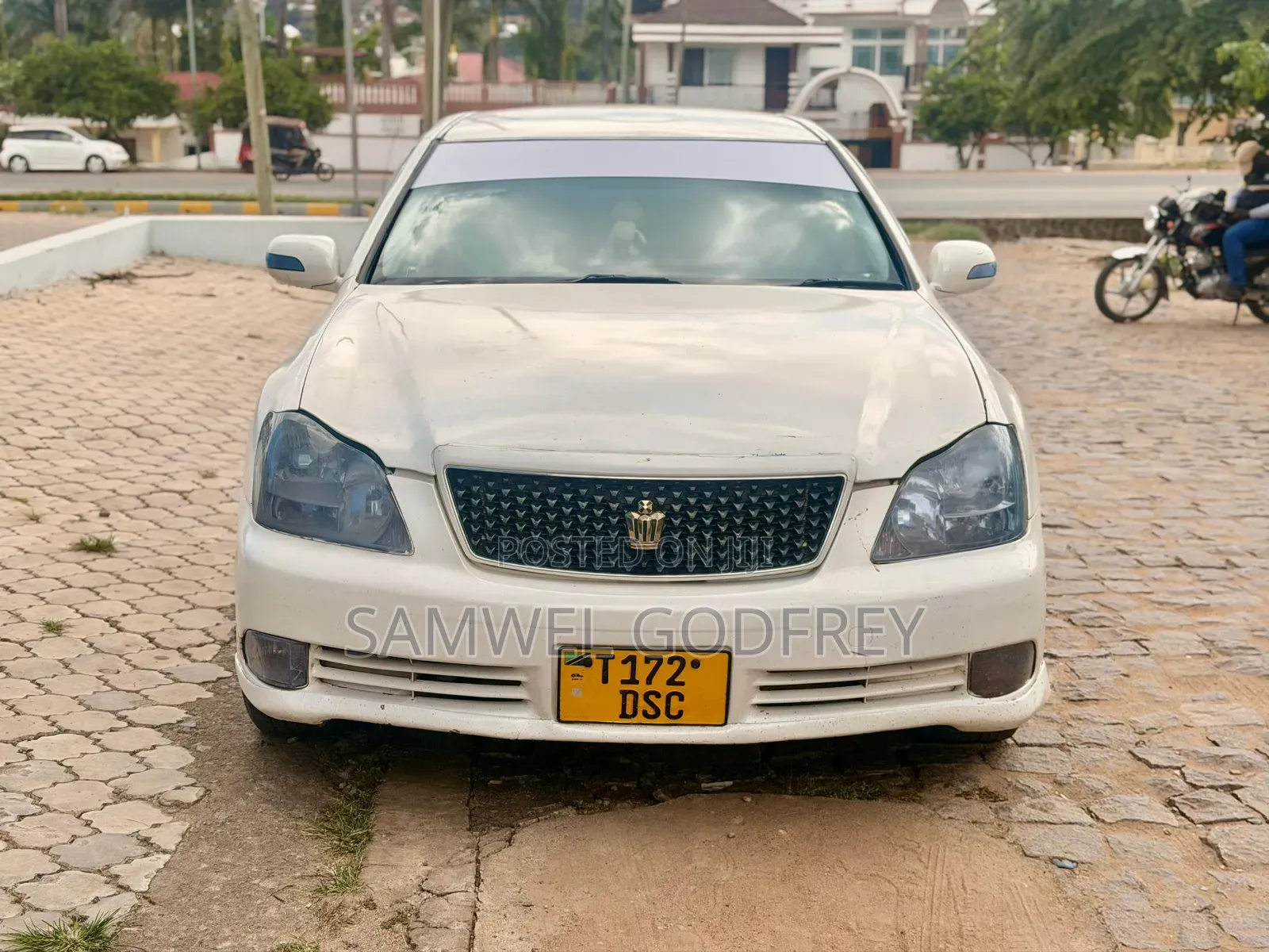 Toyota Crown 2006 White
