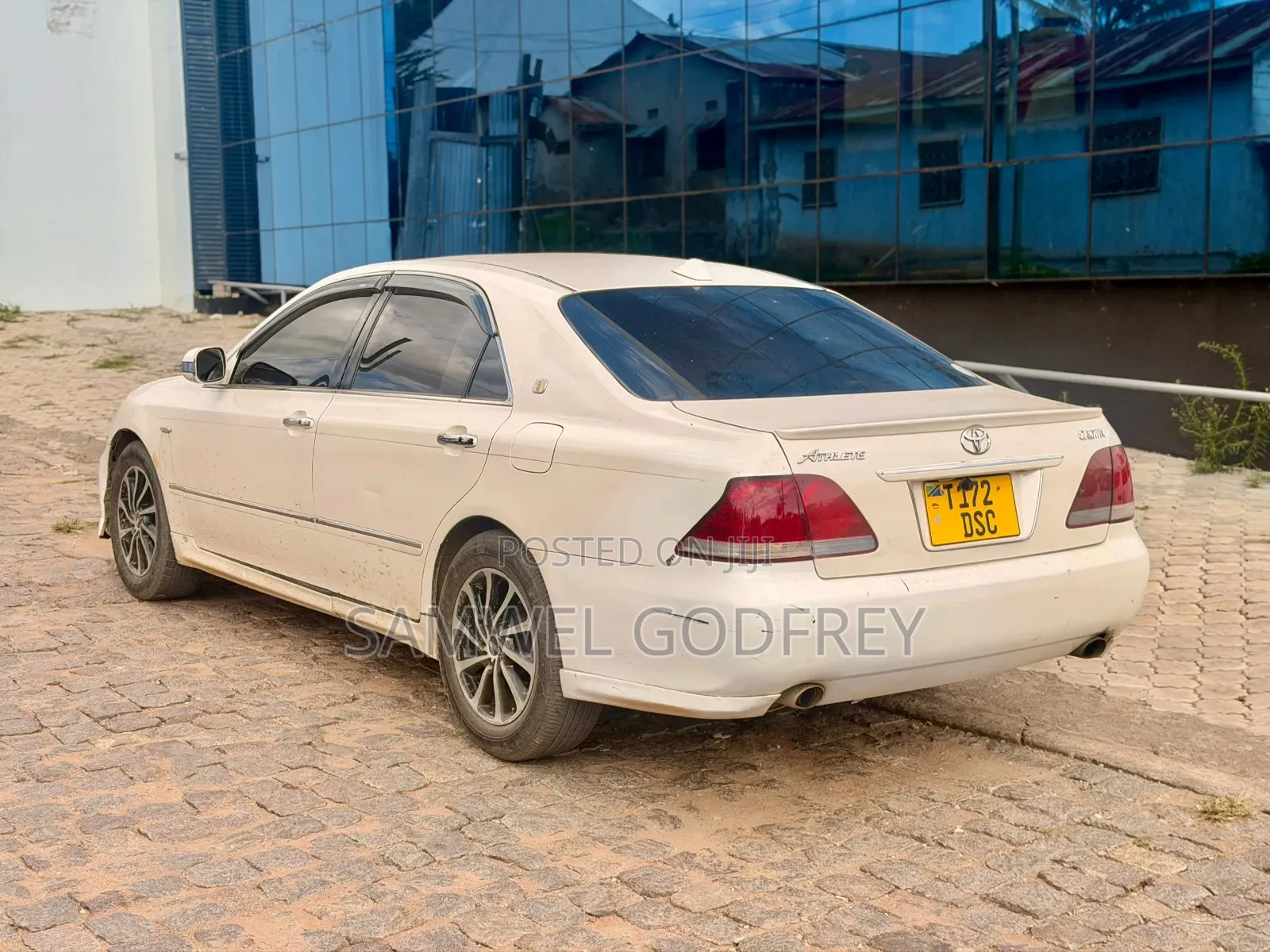 Toyota Crown 2006 White