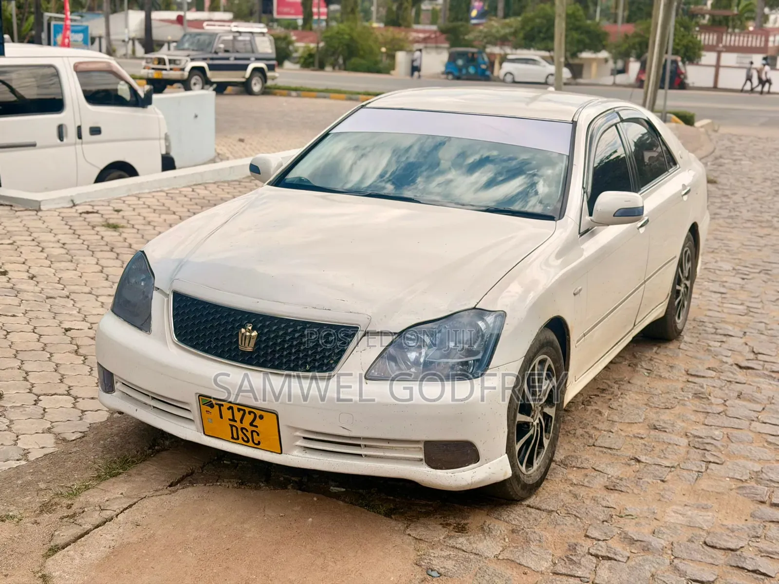 Toyota Crown 2006 White
