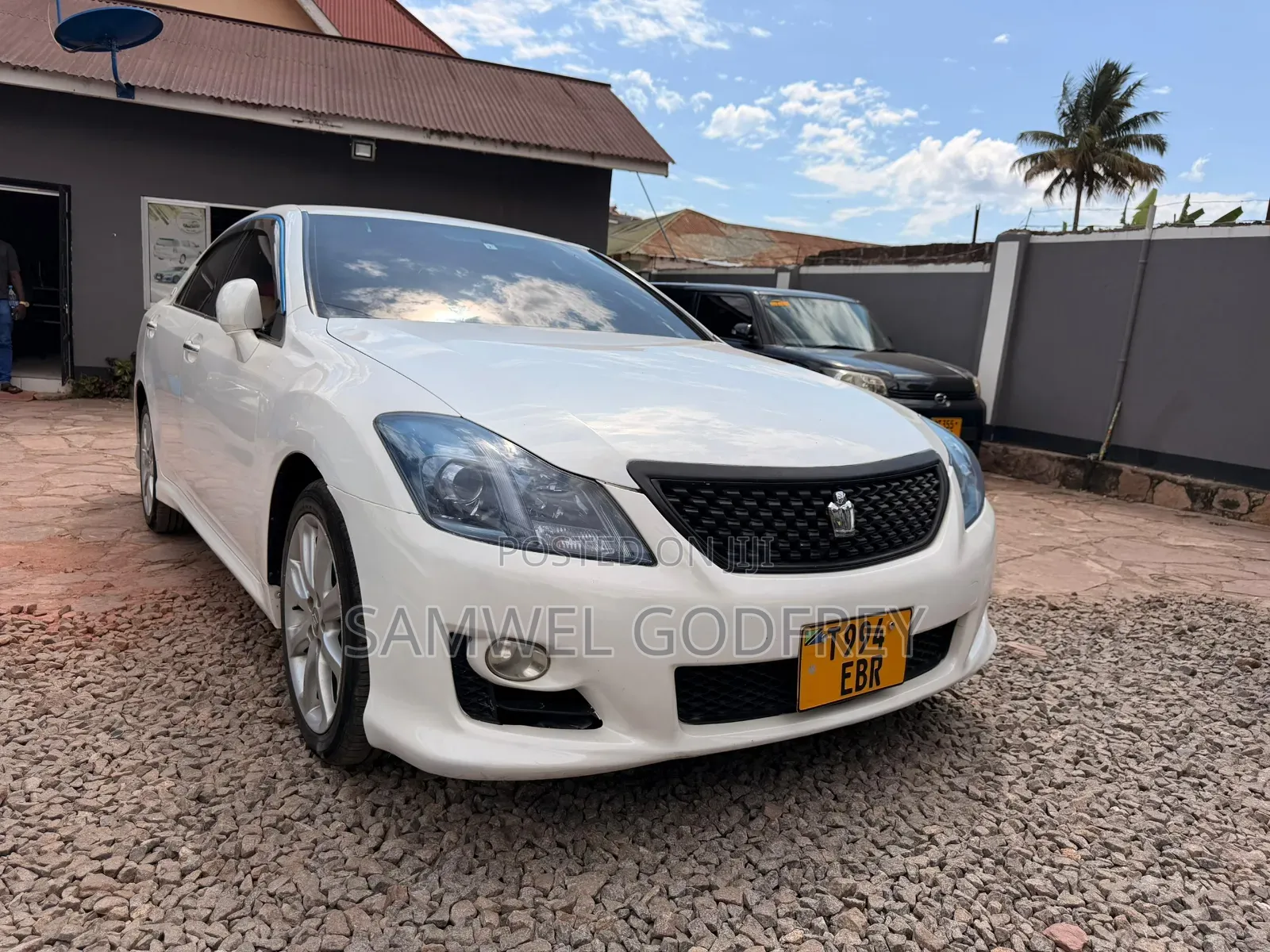 Toyota Crown 2009 White