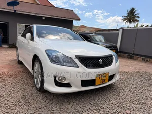 Toyota Crown 2009 White