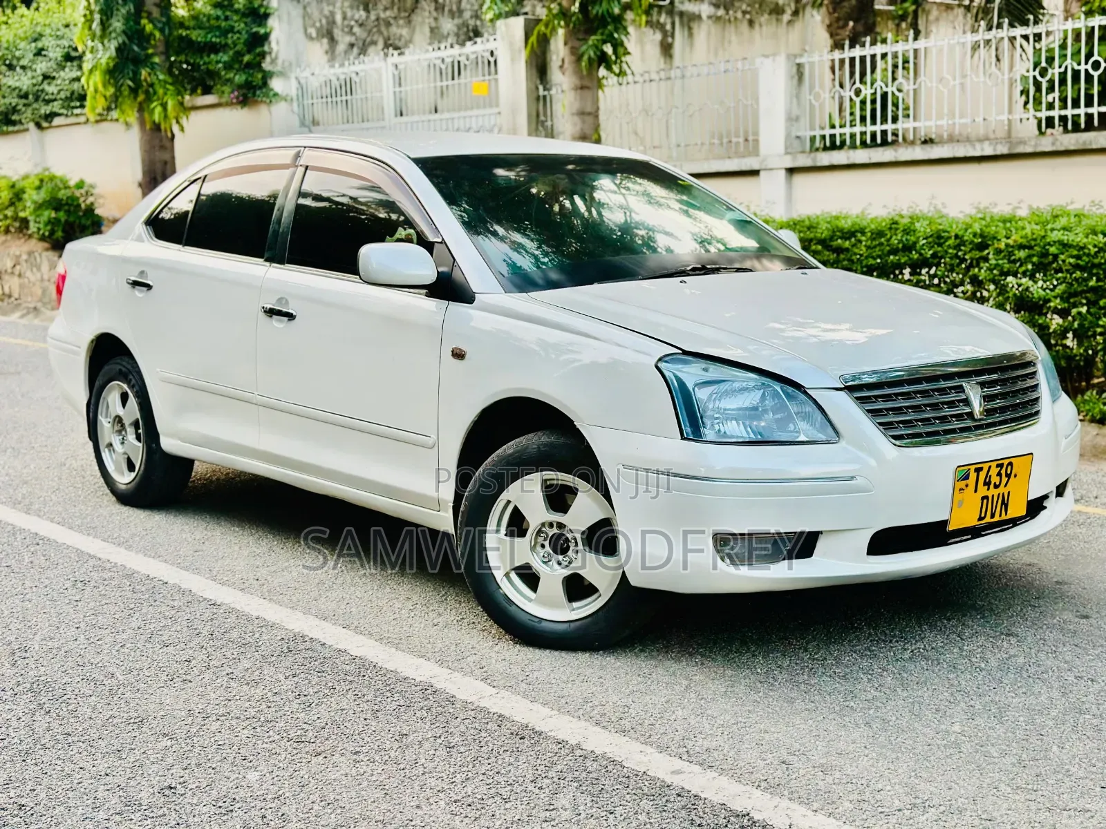 Toyota Premio 2005 White