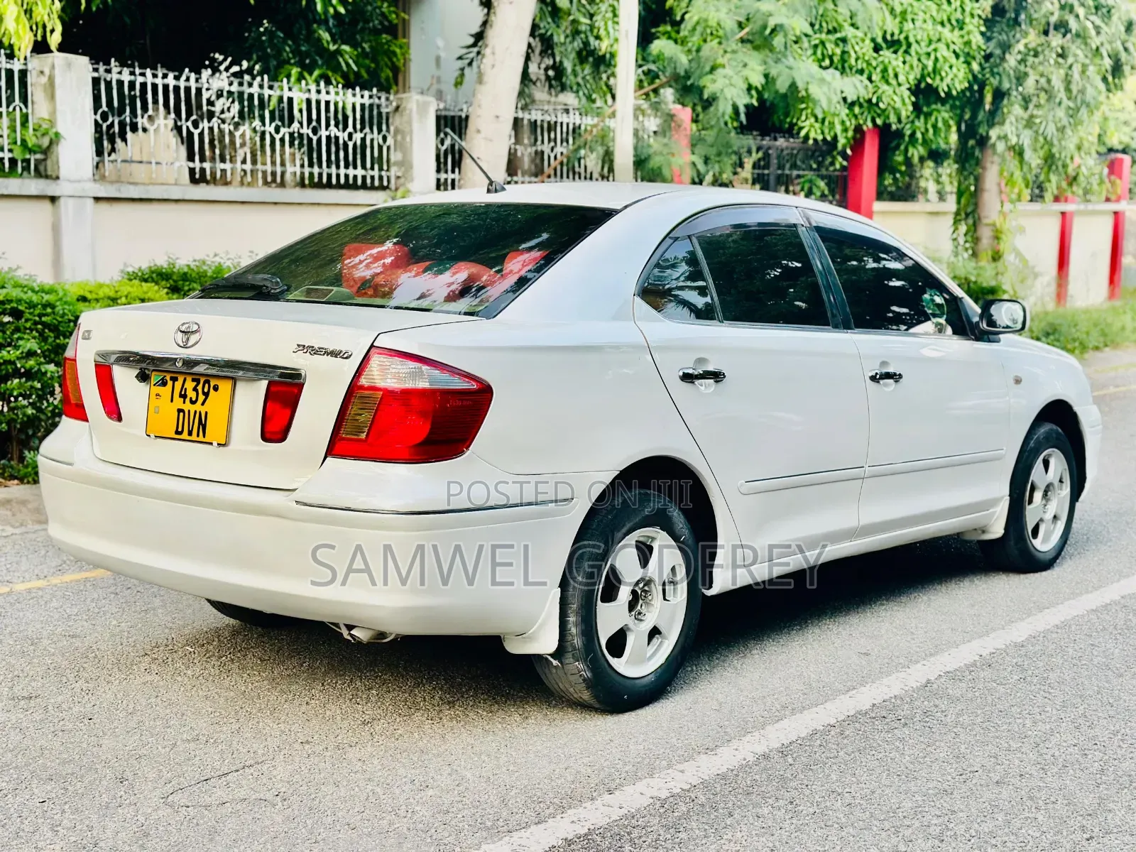 Toyota Premio 2005 White