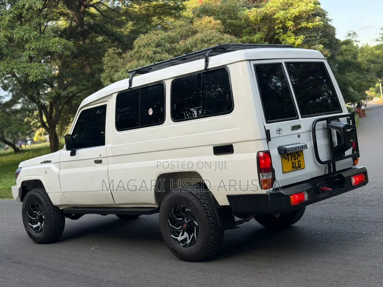 Toyota Land Cruiser 2003 White