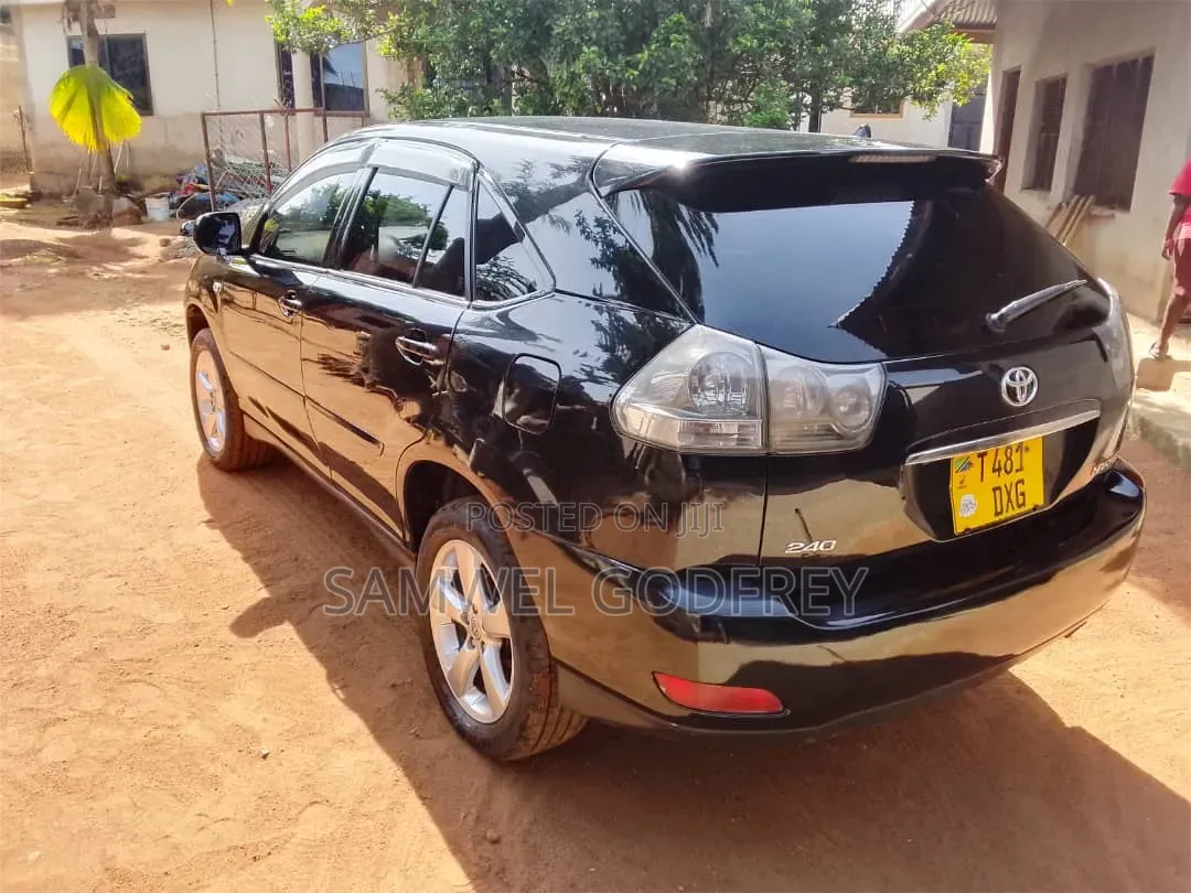 Toyota Harrier 2004 Black