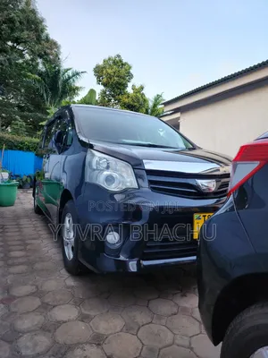 Toyota Noah 2010 Black