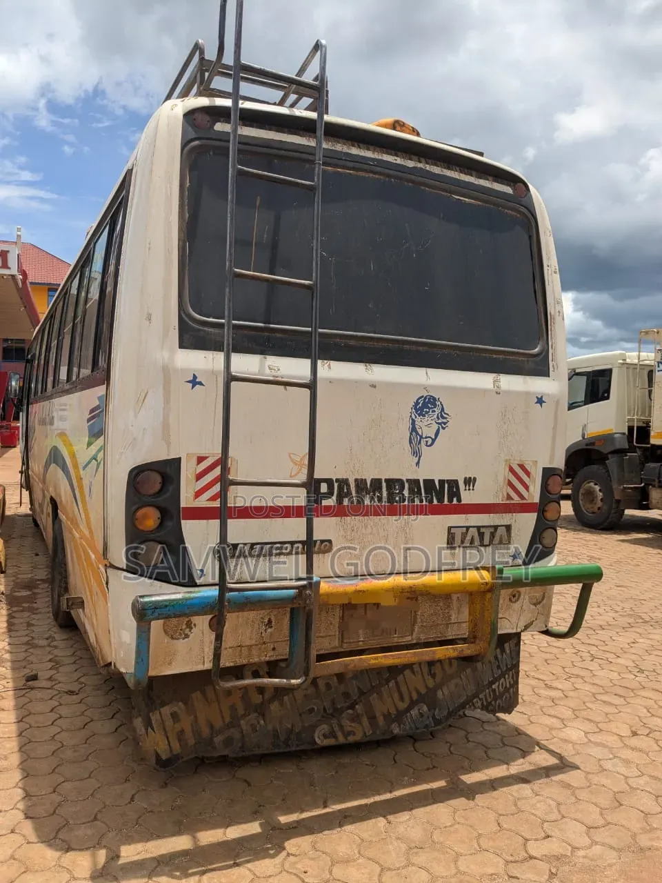 Tata Starbus Ultra Skool 2007 White
