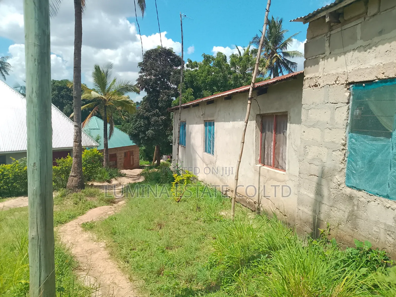 7bdrm Apartment in Lumina, Kinondoni for sale