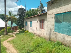 7bdrm Apartment in Lumina, Kinondoni for sale