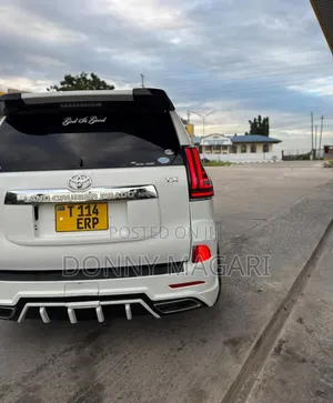 Toyota Land Cruiser Prado 2010 White