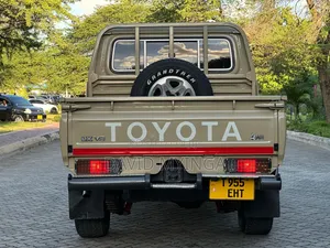 Toyota Land Cruiser 2017 Beige