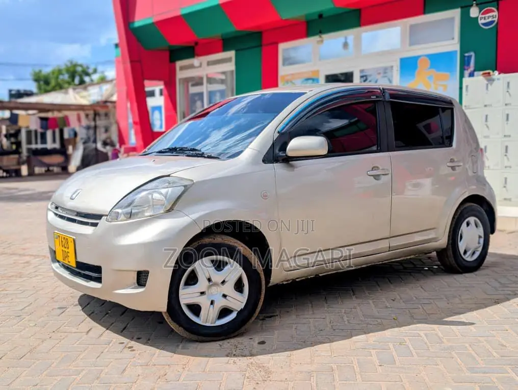 Toyota Passo 2006 Beige