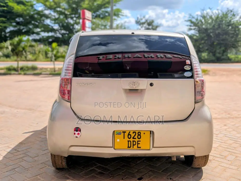 Toyota Passo 2006 Beige