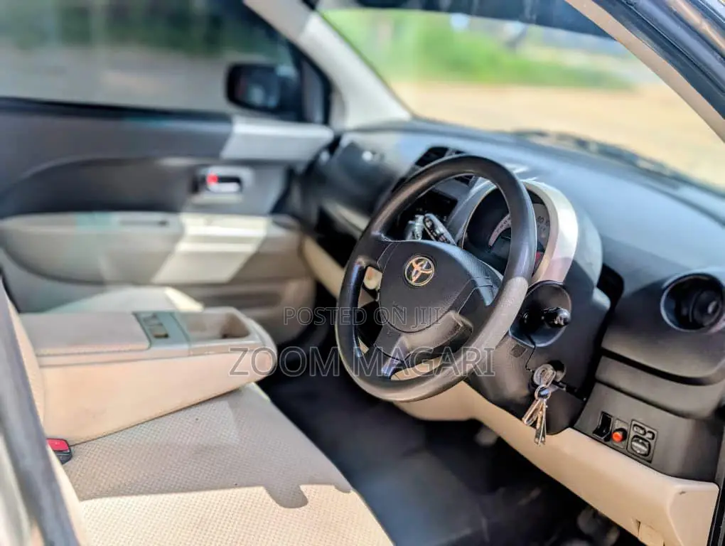 Toyota Passo 2006 Beige