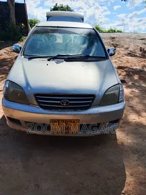 Toyota Nadia 2000 Silver