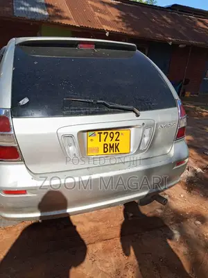 Toyota Nadia 2000 Silver
