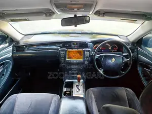 Toyota Crown 2004 Black