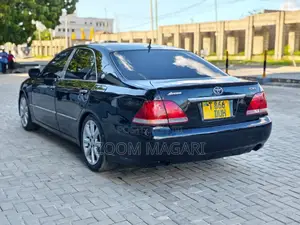 Toyota Crown 2004 Black