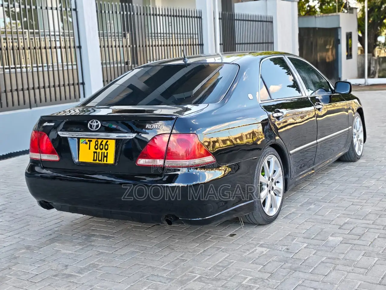 Toyota Crown 2004 Black