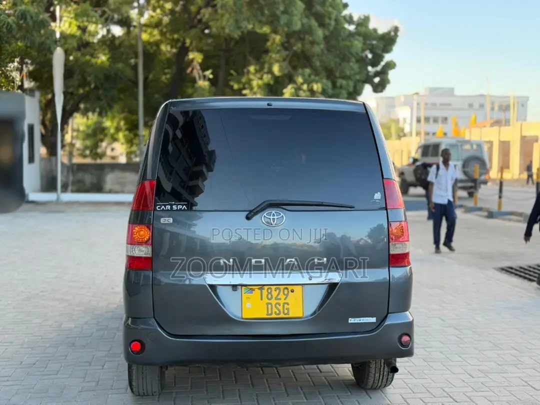 Toyota Noah 2003 Gray