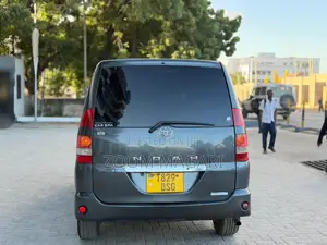 Toyota Noah 2003 Gray