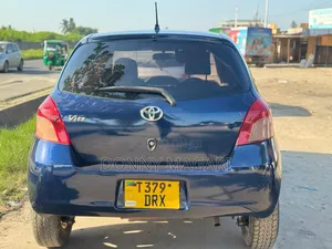 Toyota Vitz 2005 Blue