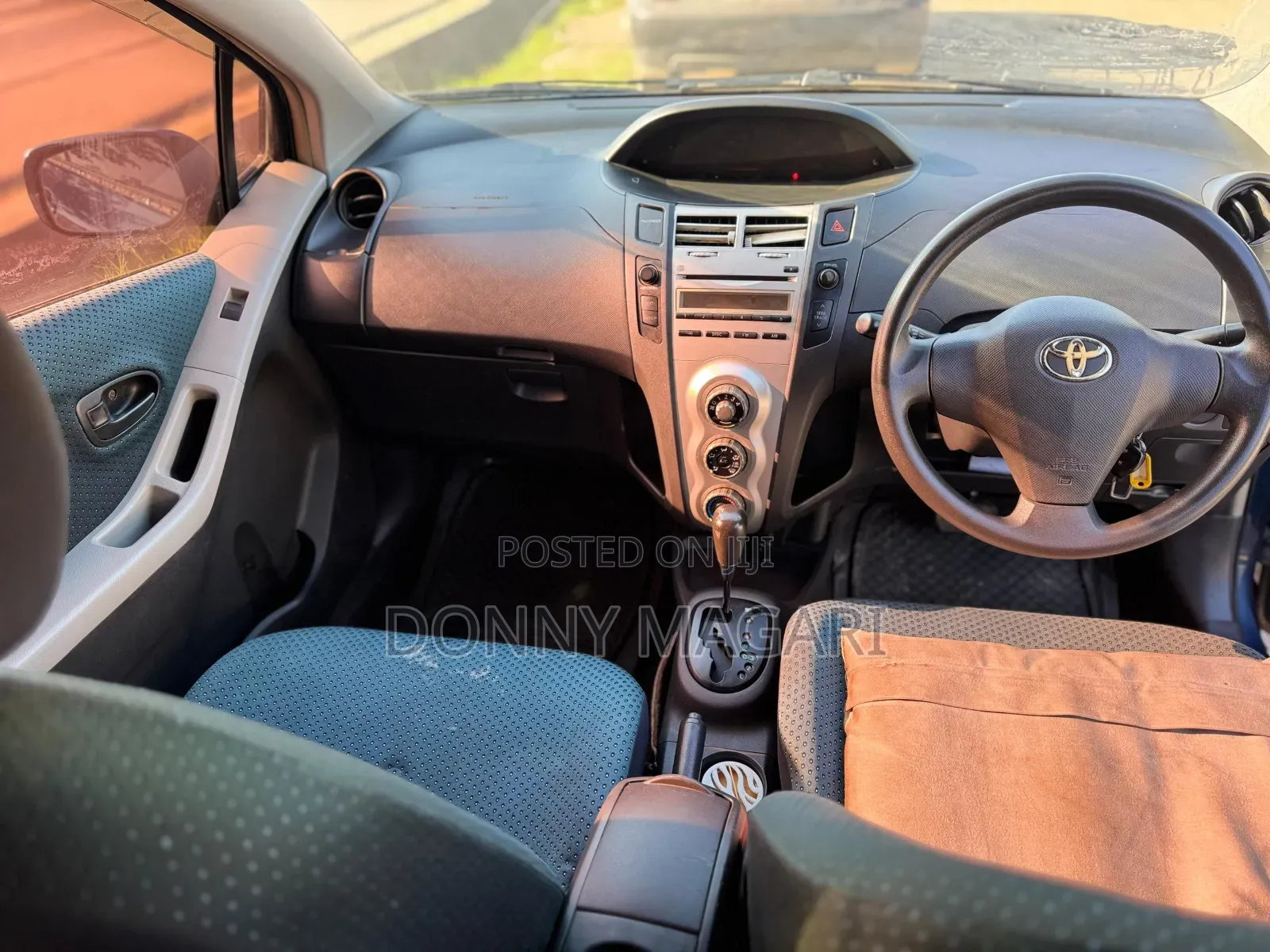 Toyota Vitz 2005 Blue