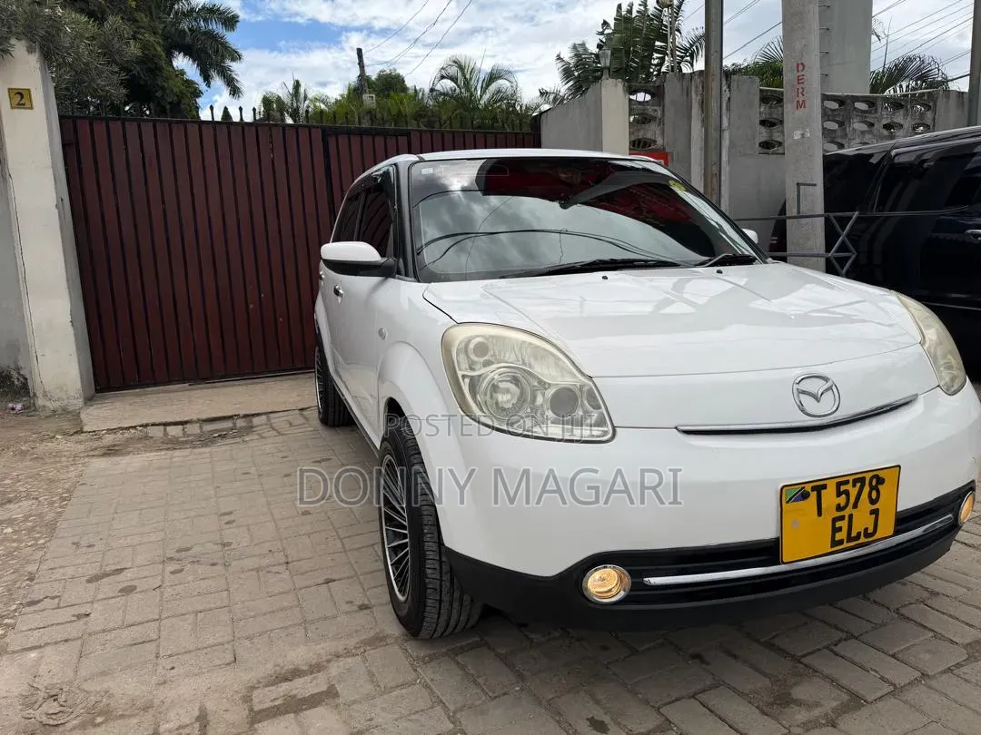 Mazda Verisa 2008 White