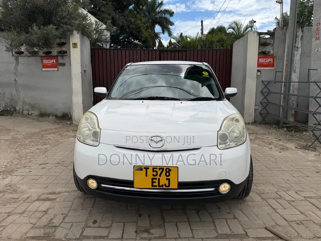 Mazda Verisa 2008 White