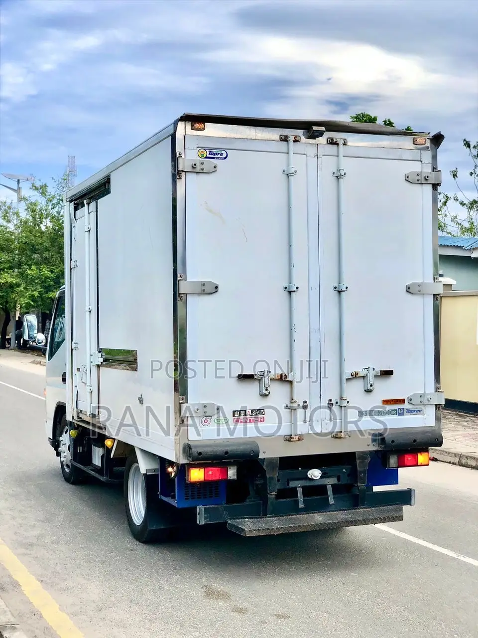 Mitsubishi Canter Refrigerator