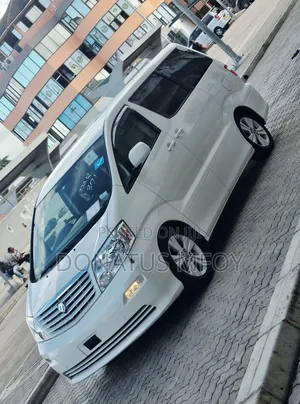 Toyota Alphard 2.4 Petrol FWD 2004 White