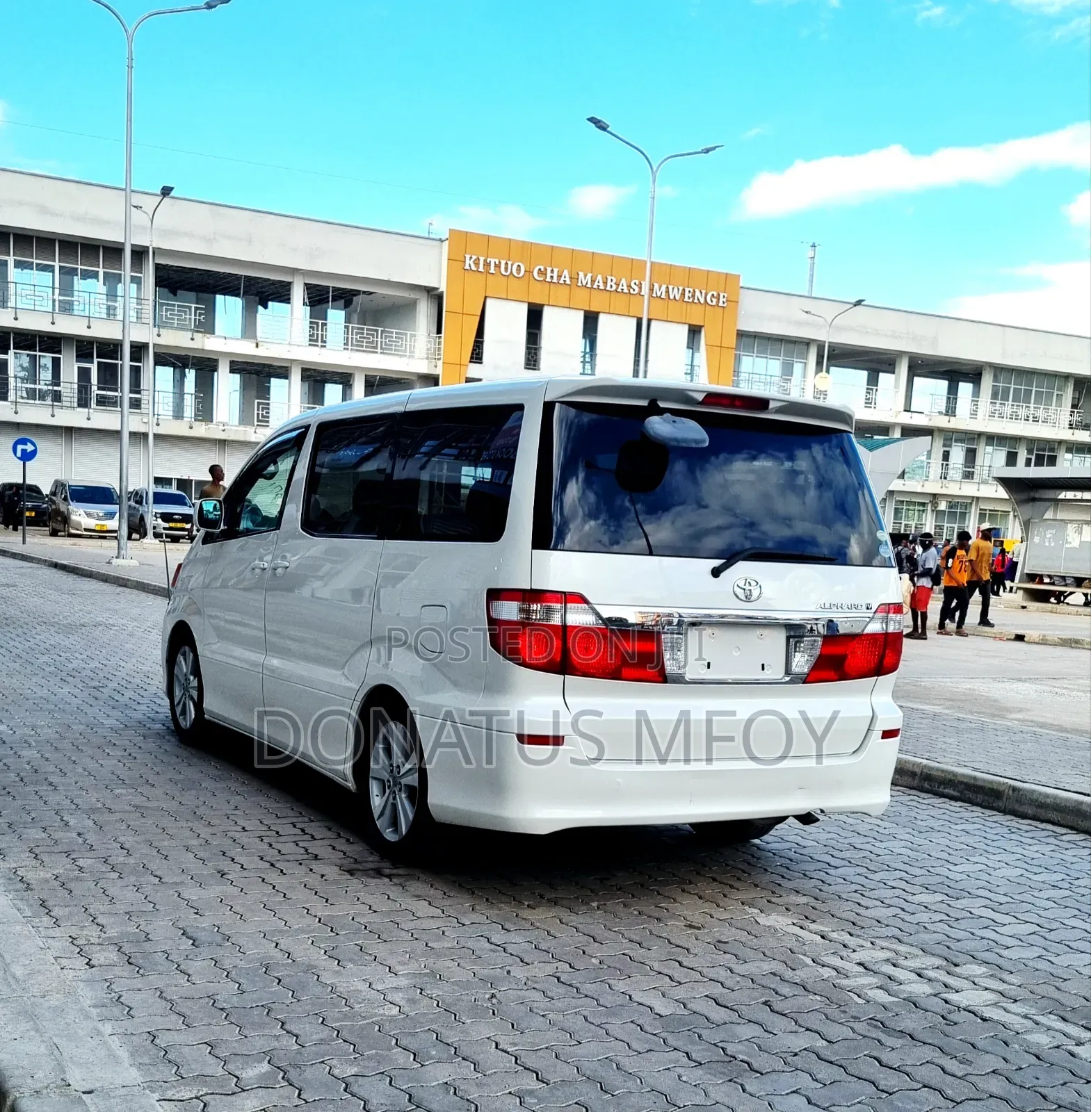 Toyota Alphard 2.4 Petrol FWD 2004 White