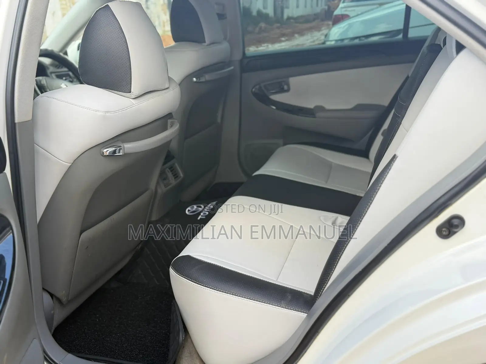 Toyota Crown 2009 White