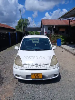 Toyota Fun Cargo 2003 White