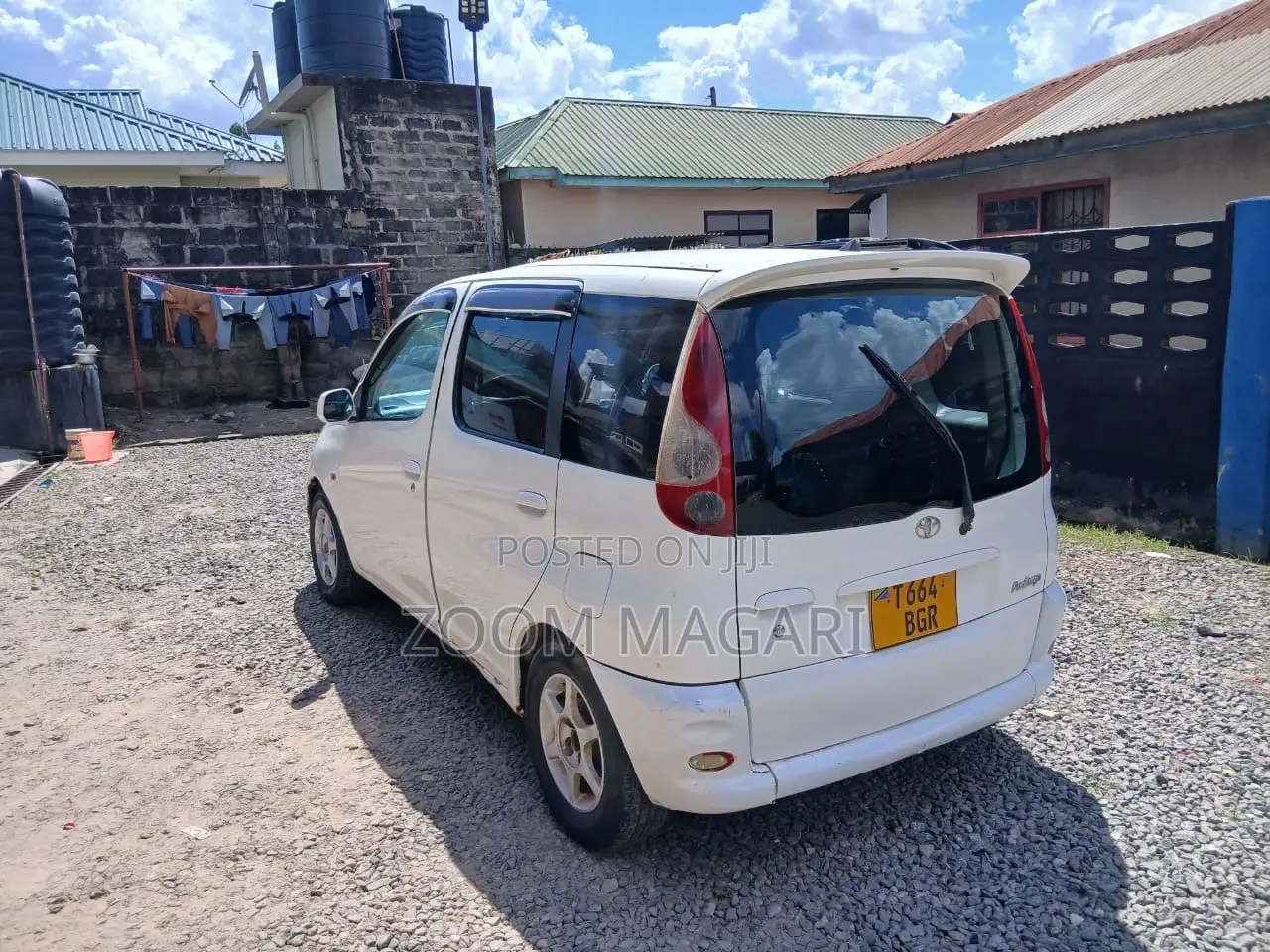 Toyota Fun Cargo 2003 White