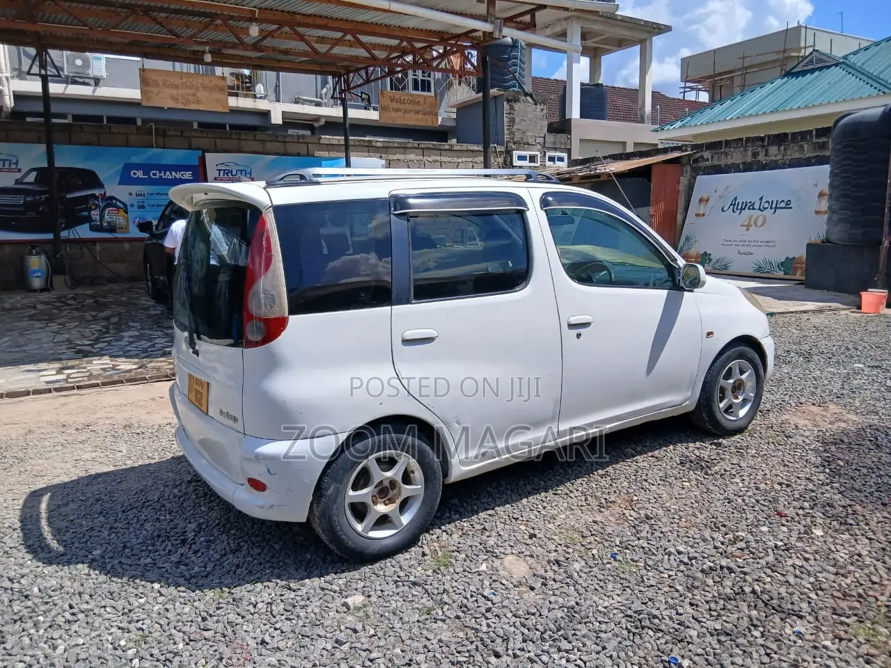 Toyota Fun Cargo 2003 White