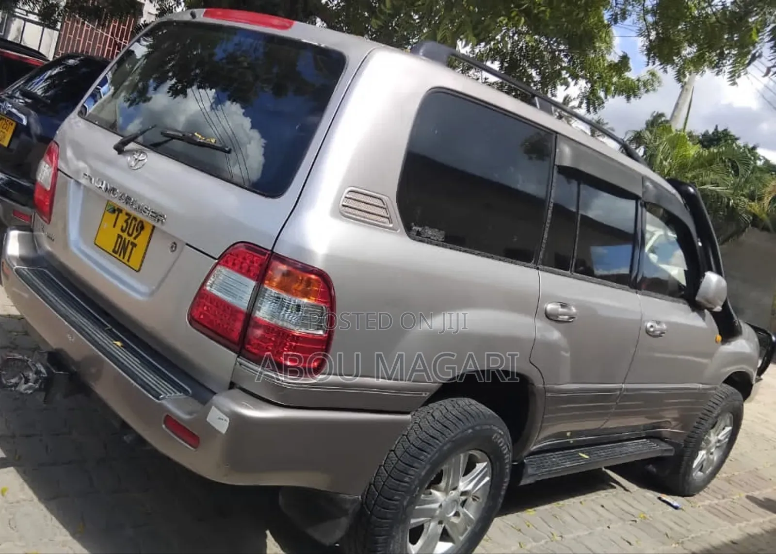 Toyota Land Cruiser HDJ 100 2002 Gray