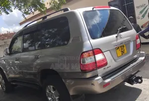 Toyota Land Cruiser HDJ 100 2002 Gray
