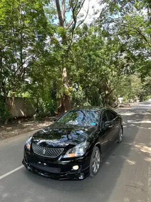 Toyota Crown 2010 Black