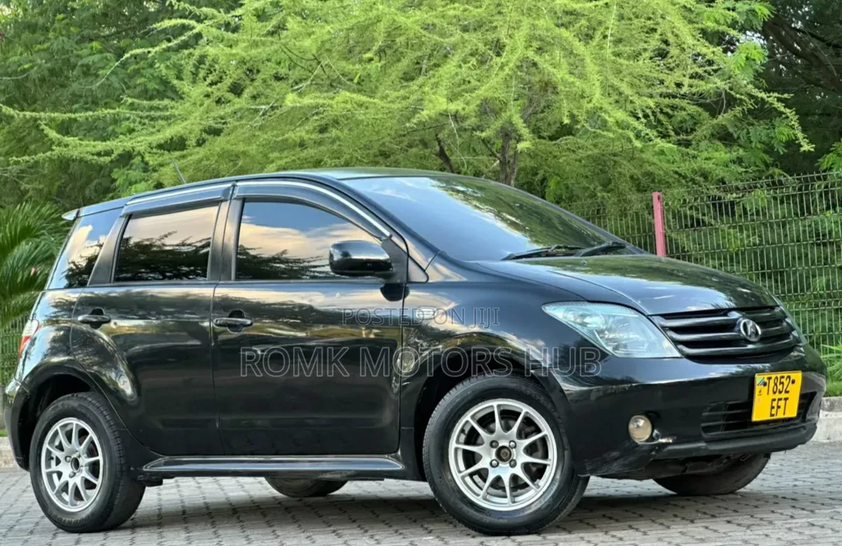 Toyota IST 2005 Black