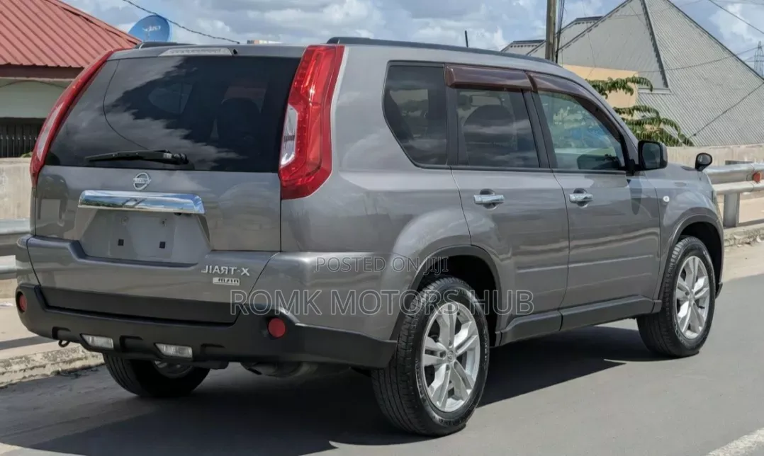 Nissan X-Trail 2010 Silver