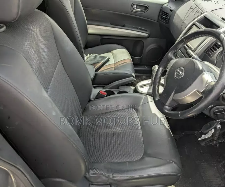 Nissan X-Trail 2010 Silver