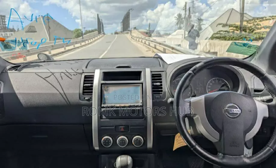 Nissan X-Trail 2010 Silver