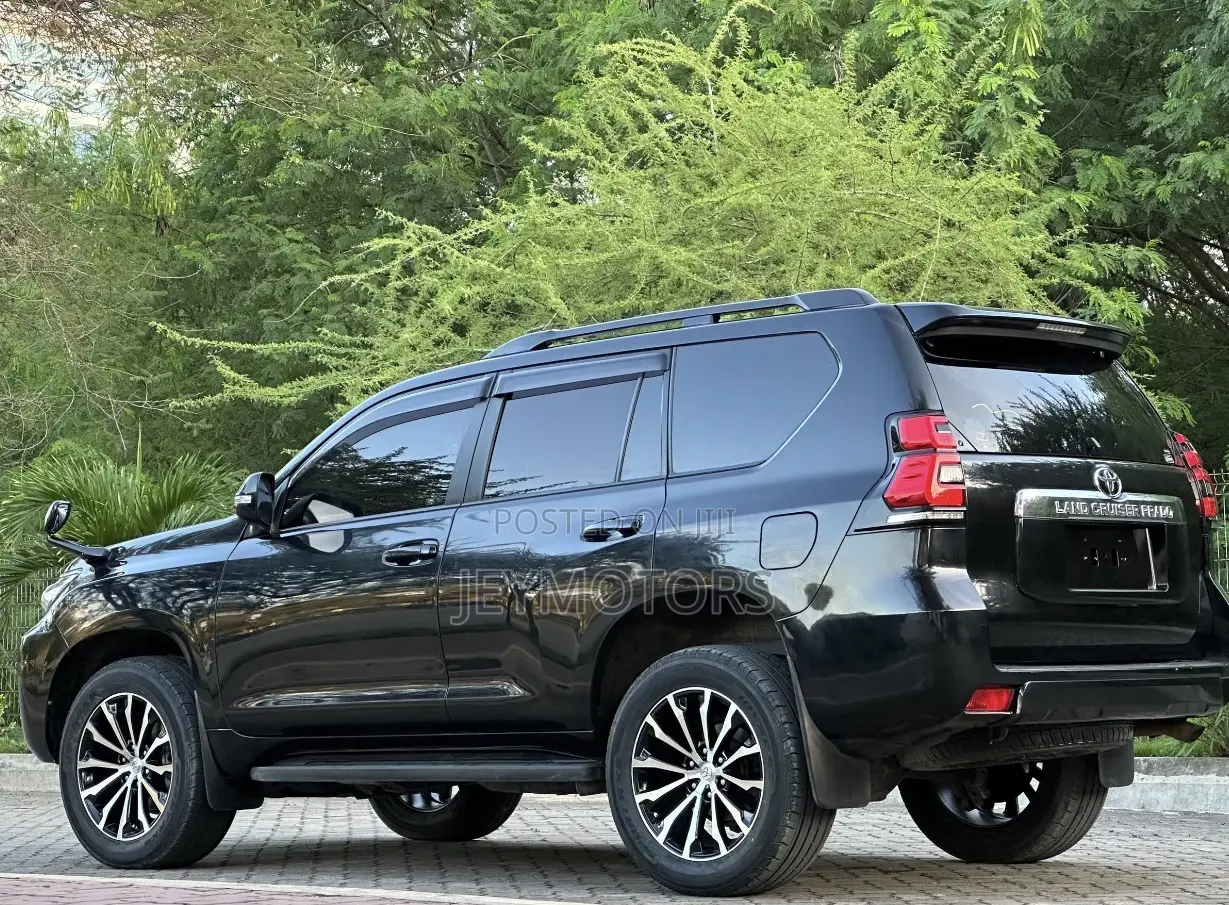 Toyota Land Cruiser Prado 2019 Black